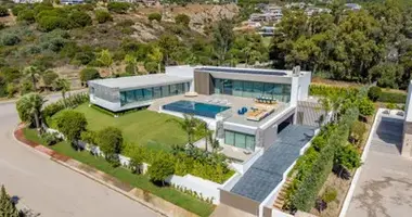 6 bedroom house in Spain