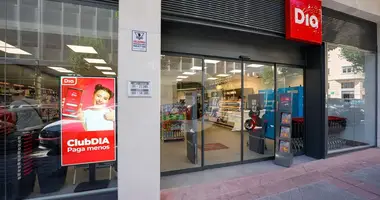 Shop 561 m² in Spain