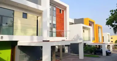 Haus 4 Schlafzimmer in Accra, Ghana