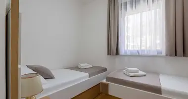 Wohnung 2 Schlafzimmer in Becici, Montenegro