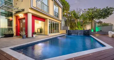 Apartment 6 bedrooms in Limassol, Cyprus