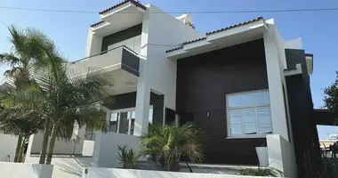 Maison 4 chambres dans Pýla, Chypre