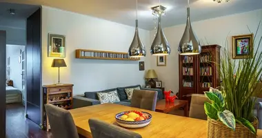 Wohnung 3 zimmer in Warschau, Polen