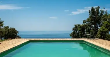 9 bedroom house in Spain