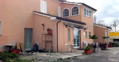 Hotel 450 m² w Terni, Włochy