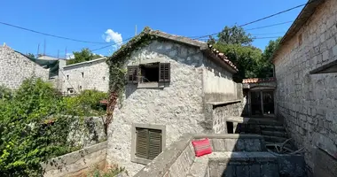 Apartamento 5 habitaciones en Lustica, Montenegro