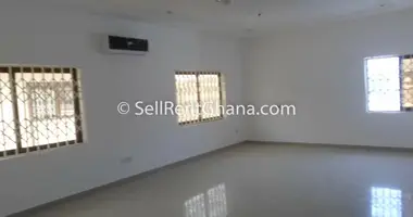 Maison 5 chambres dans Adenta Municipal District, Ghana