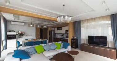 Wohnung 3 Schlafzimmer in Becici, Montenegro