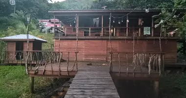 Haus 2 Schlafzimmer in Mangrove Bight, Honduras
