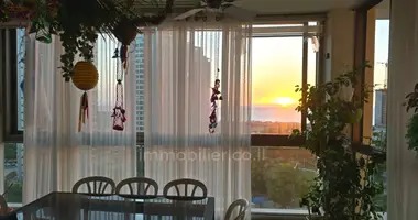 Wohnung 4 zimmer in Bat Yam, Israel