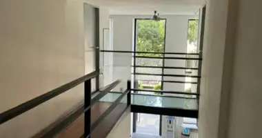 Bureau 300 m² dans Tbilissi, Géorgie