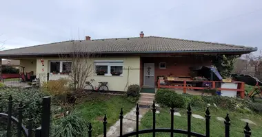 4 room house in Central Hungary, Hungary