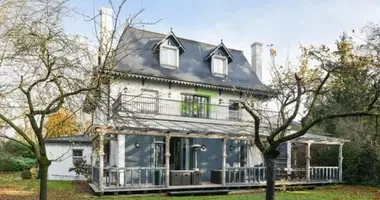 9 room house in Metropolitan France, France