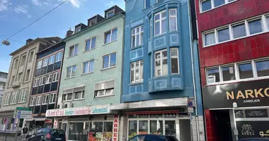 Maison des revenus 1 633 m² dans Oberhausen, Allemagne