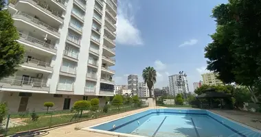 Appartement 4 chambres dans Mezitli, Turquie