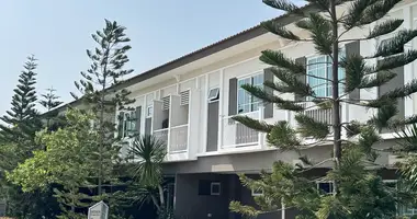 3 bedroom townthouse in ban nein thray, Thailand