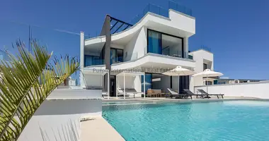 Villa 4 bedrooms in Ayia Napa, Cyprus