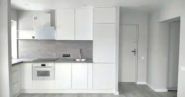 Mieszkanie 3 pokoi w Warszawa, Polska