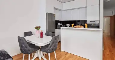 Wohnung 3 zimmer in Dobrota, Montenegro