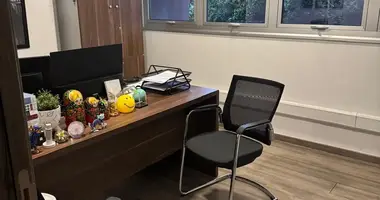 Pomieszczenie biurowe 250 m² w Limassol, Cypr