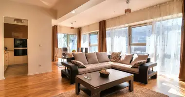 Квартира 3 спальни в Будва, Черногория