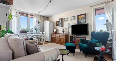 Mieszkanie 3 pokoi w Warszawa, Polska