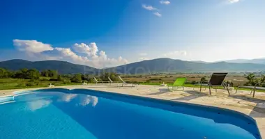 Casa 8 habitaciones en Opcina Plaski, Croacia
