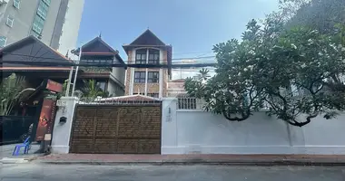 Villa 14 zimmer in Sangkat Boeng Keng Kang Ti Muoy, Kambodscha