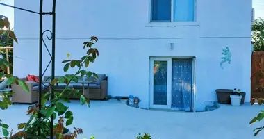 Дом 3 спальни в Тырговиште, Болгария