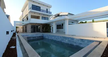 Villa 5 bedrooms in Serik, Turkey