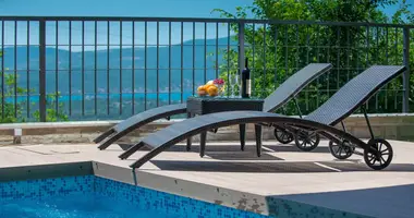 Villa 3 chambres dans Skaljari, Monténégro