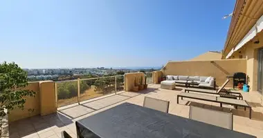 2 bedroom apartment in Estepona, Spain