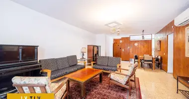 4 room apartment in Tel-Aviv, Israel