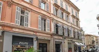 3 bedroom apartment in Cannes, France
