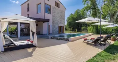 4 bedroom house in Buroli, Croatia