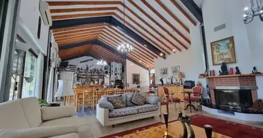 Apartamento 6 habitaciones en Moniatis, Chipre