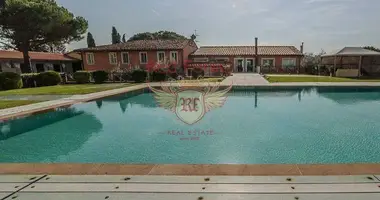 Gewerbefläche 608 m² in Lucca, Italien