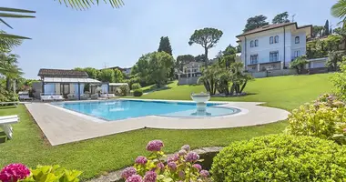 Willa w Desenzano del Garda, Włochy