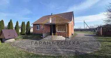 Casa en Miedna, Belarús