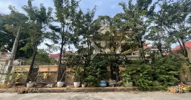 Villa 4 chambres dans Sangkat Chroy Changvar, Cambodge