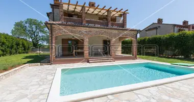Maison 4 chambres dans Opcina Svetvincenat, Croatie