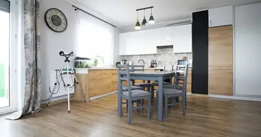 Appartement 3 chambres dans Wrzesnia, Pologne