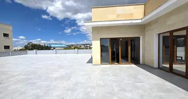 Pomieszczenie biurowe 233 m² w Demos Agiou Athanasiou, Cypr