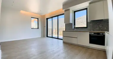 Mieszkanie 3 pokoi w Tivat, Czarnogóra