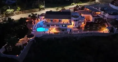 Dom 11 pokojów w Dos Hermanas, Hiszpania