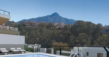 Mieszkanie 4 pokoi w San Pedro Alcantara, Hiszpania