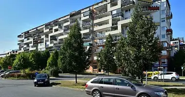 Mieszkanie 3 pokoi w Miasto Stołeczne Praga, Czechy
