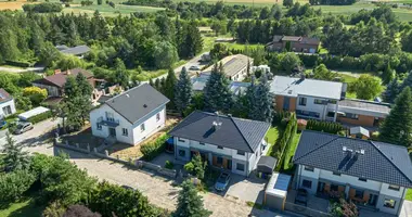 Casa en Kobylniki, Polonia