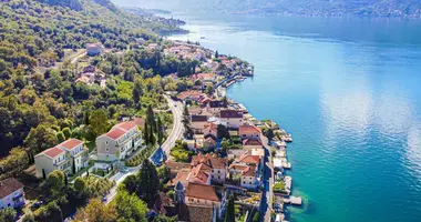 Wohnung 3 zimmer in Dobrota, Montenegro