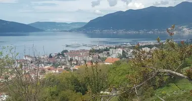 Участок земли в Тиват, Черногория